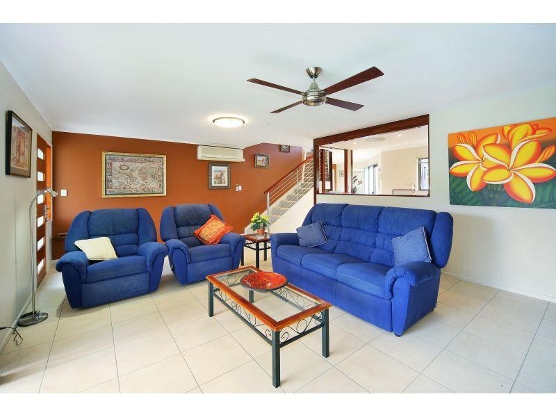 2 Southern Cross Parade, Sunrise Beach QLD 4567