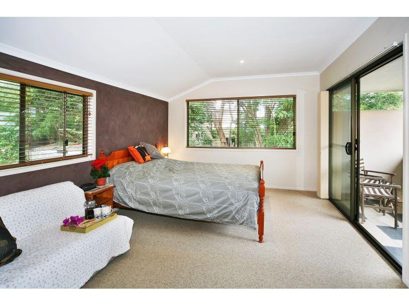 2 Southern Cross Parade, Sunrise Beach QLD 4567