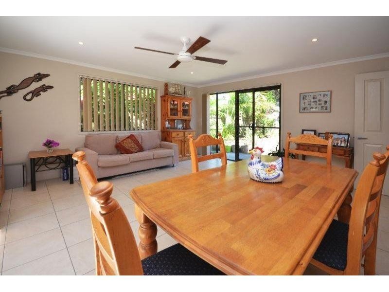 2 Southern Cross Parade, Sunrise Beach QLD 4567