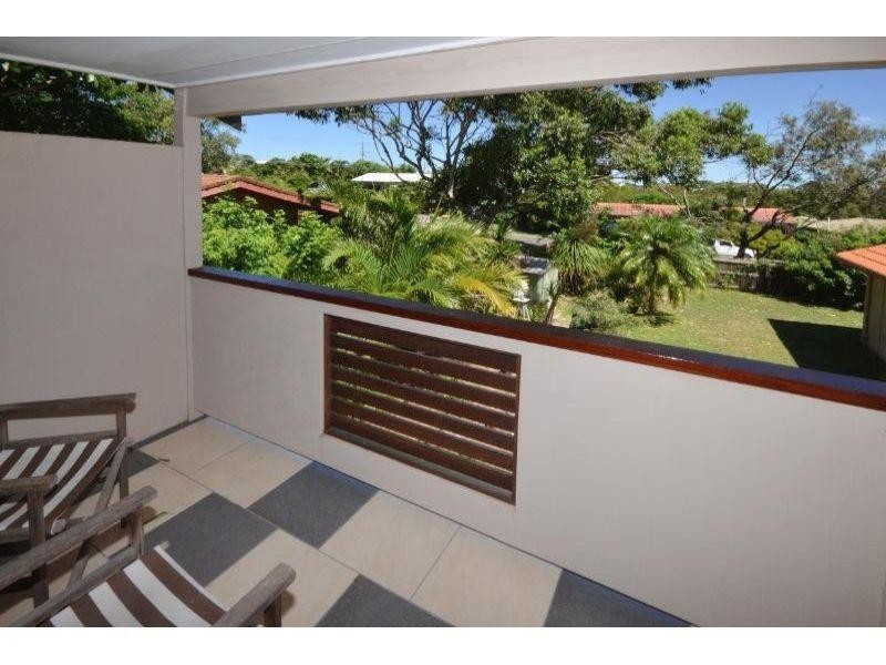 2 Southern Cross Parade, Sunrise Beach QLD 4567
