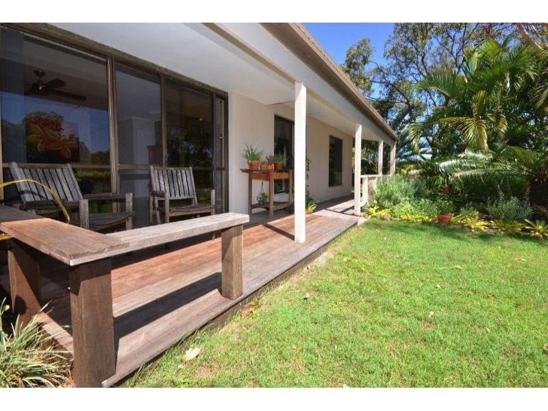 2 Southern Cross Parade, Sunrise Beach QLD 4567