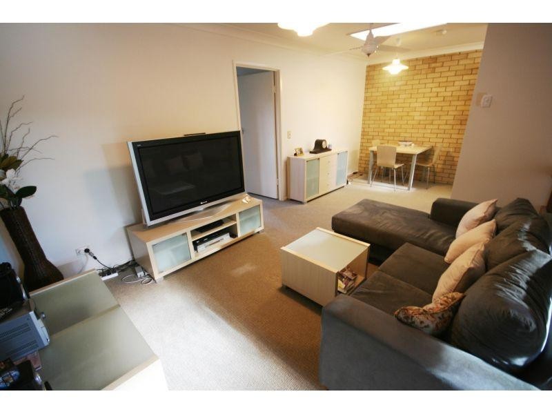 3/8 Hilton Terrace, Tewantin QLD 4565