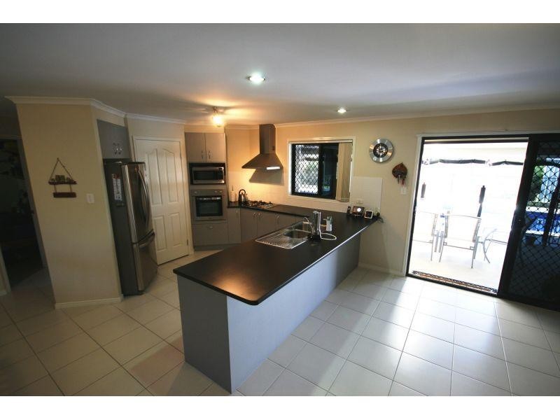 5 Moreton Ct, Southside QLD 4570