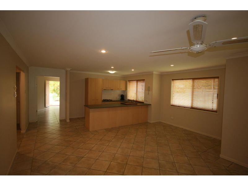 16 Summer Houses/5 Riverstone Court, Tewantin QLD 4565