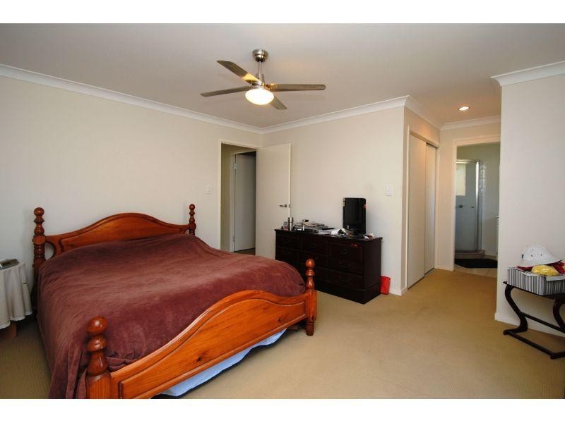 25 Federation Ct, Southside QLD 4570