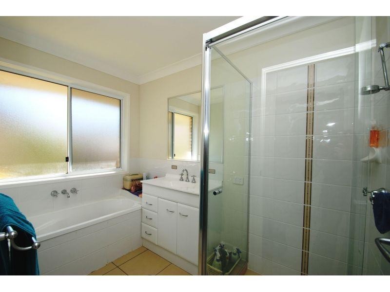 25 Federation Ct, Southside QLD 4570