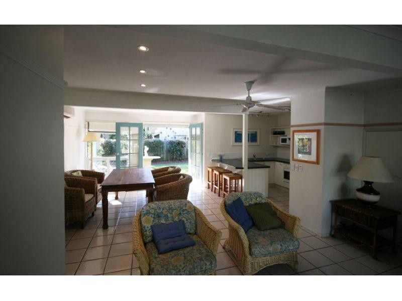 5/12 Robert Street, Noosaville QLD 4566