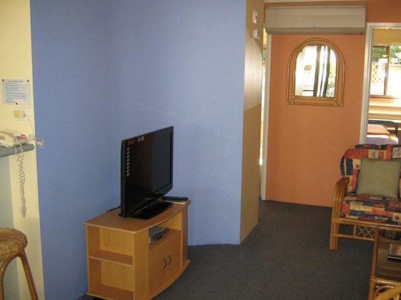 209/4 Lake Weyba Dr, Noosaville QLD 4566