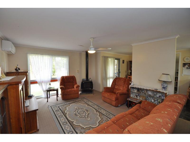 96 Noosa Road, Monkland QLD 4570