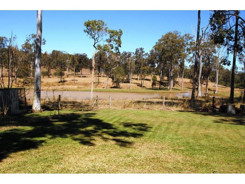 8 Oxford Ct, Southside QLD 4570