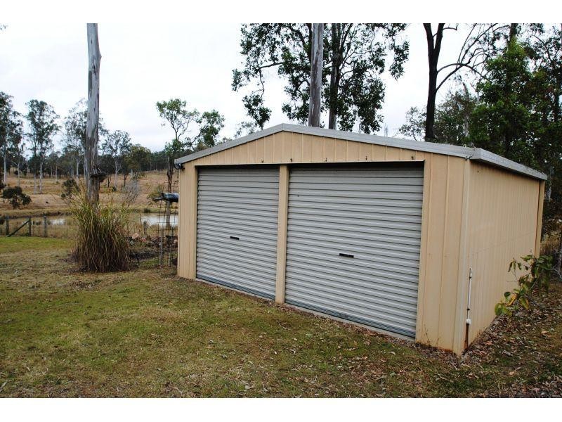 8 Oxford Ct, Southside QLD 4570
