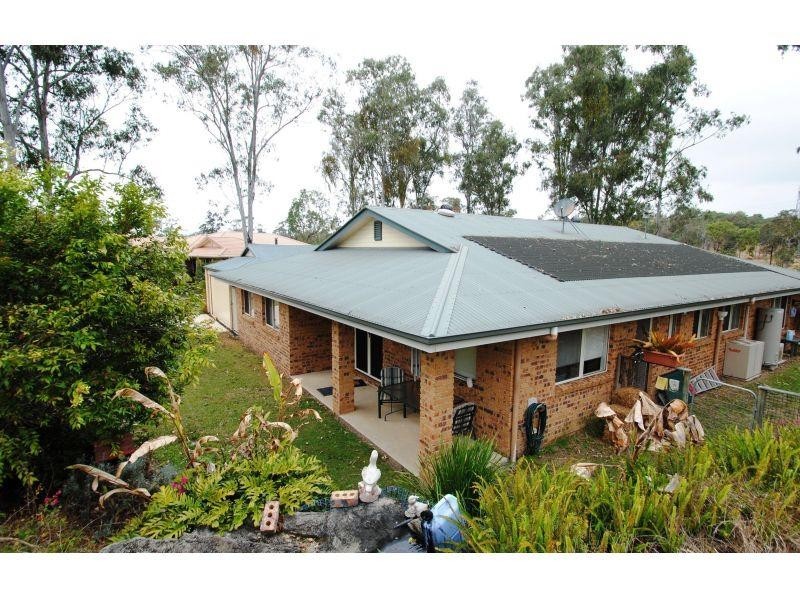 8 Oxford Ct, Southside QLD 4570