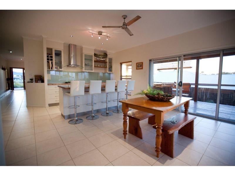 48 Directors Ct, Jones Hill QLD 4570