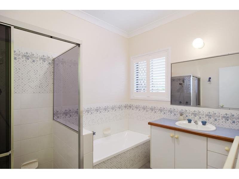 22 Dolphin Crescent, Noosaville QLD 4566