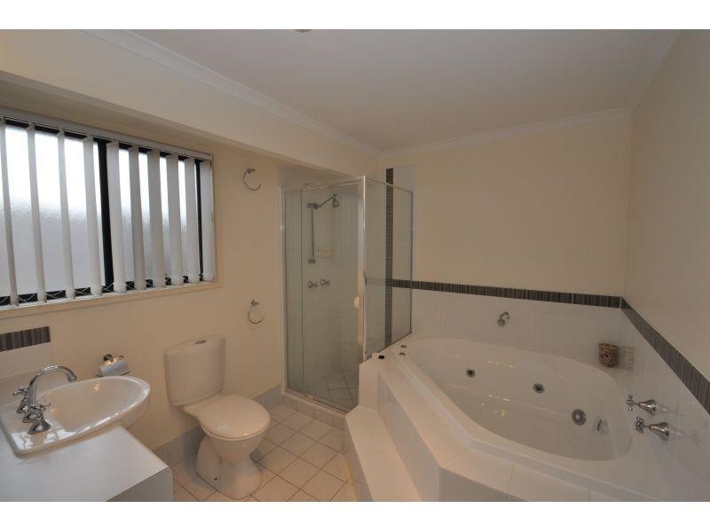 11 Suncrest Ct, Southside QLD 4570