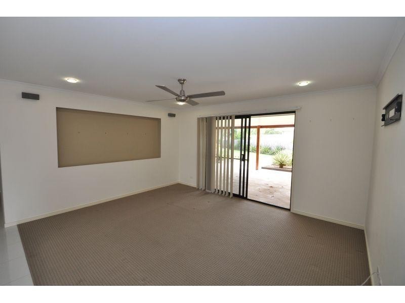 11 Suncrest Ct, Southside QLD 4570