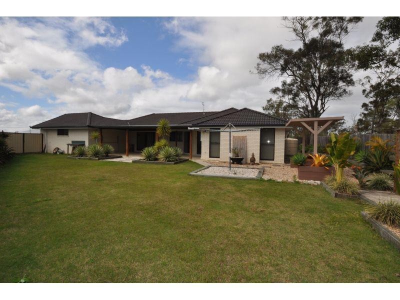 11 Suncrest Ct, Southside QLD 4570