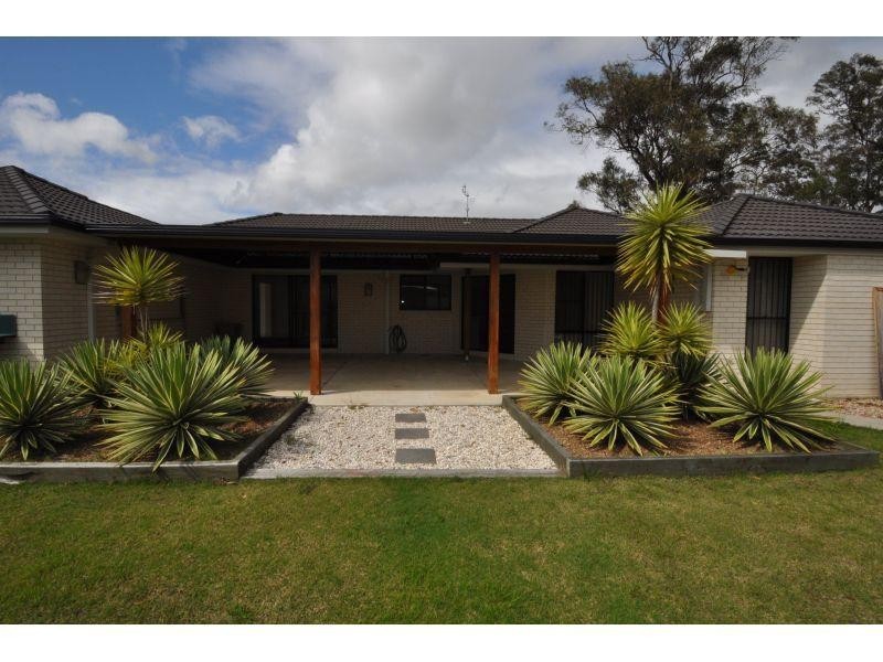11 Suncrest Ct, Southside QLD 4570