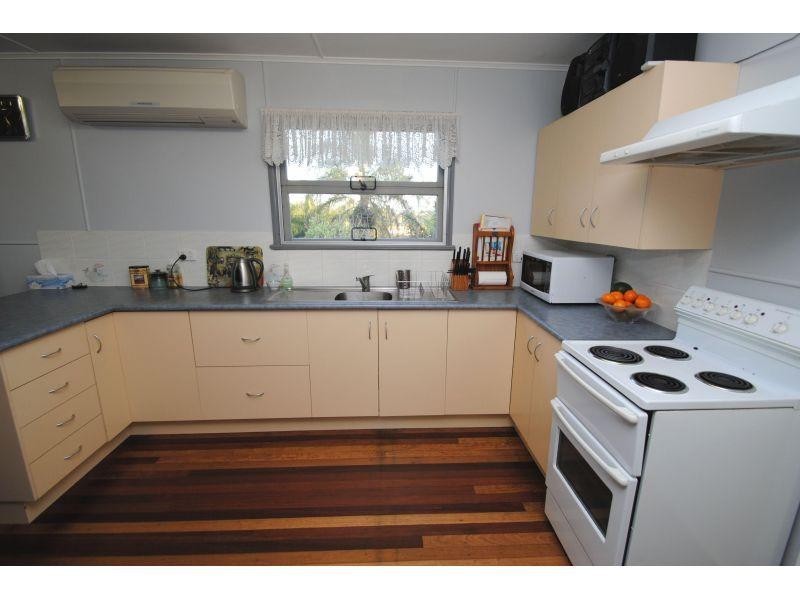 4 Roma Street, Monkland QLD 4570