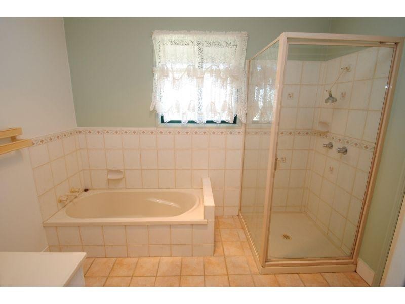 11 Walsh Ct, Monkland QLD 4570