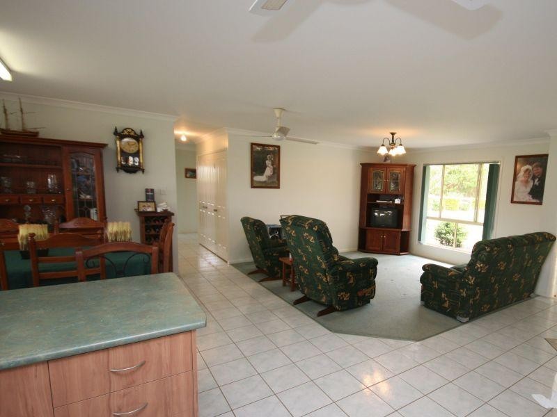 38 Shadbolt Road, Mothar Mountain QLD 4570
