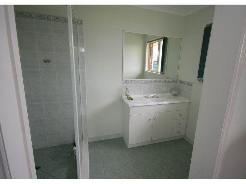 38 Shadbolt Road, Mothar Mountain QLD 4570