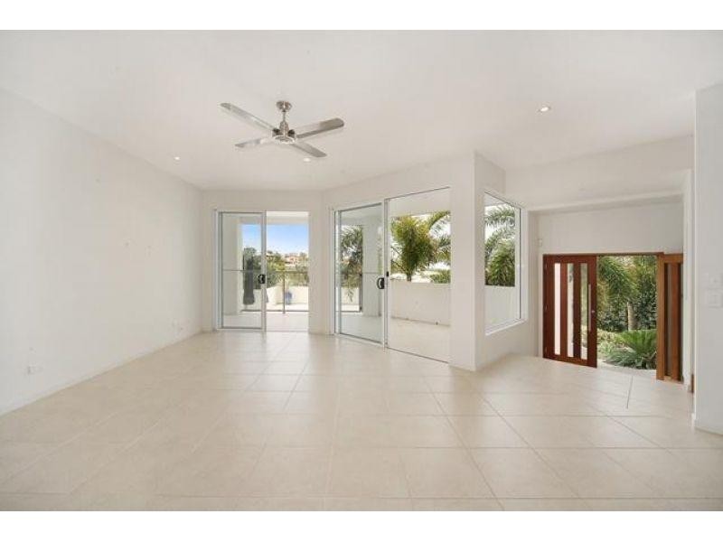 12 Courageous Place, Sunrise Beach QLD 4567
