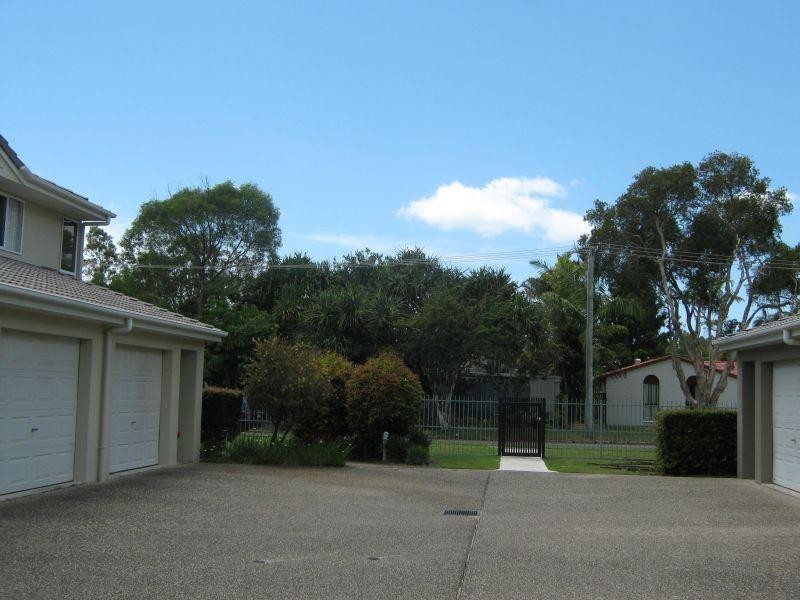 13/18 Lake Weyba Drive, Noosaville QLD 4566