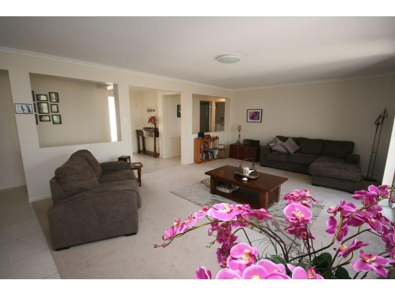 39 Julienne St, Southside QLD 4570