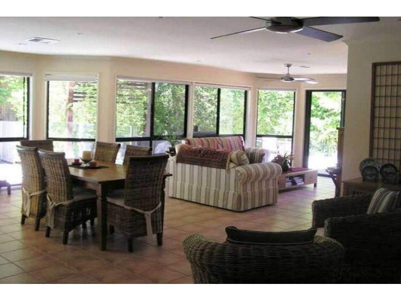16 Dun Street, Tewantin QLD 4565