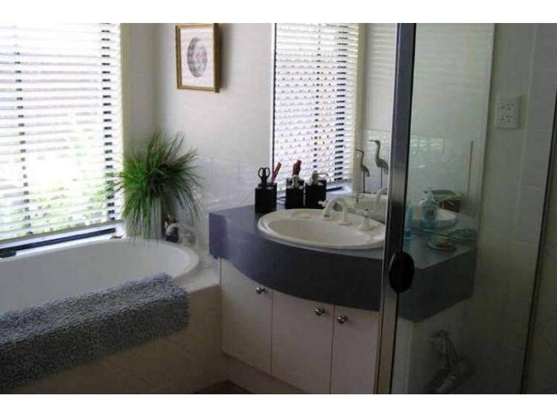 16 Dun Street, Tewantin QLD 4565