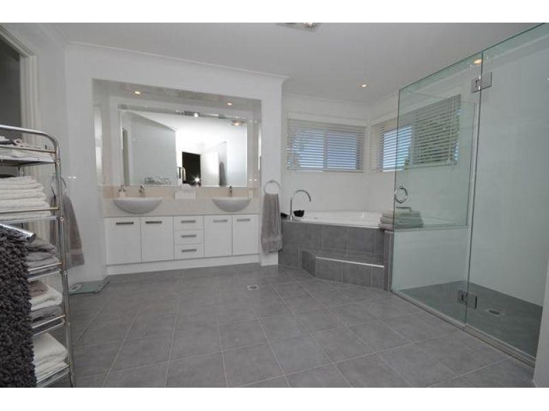 193 Shorehaven Drive, Noosa Waters QLD 4566