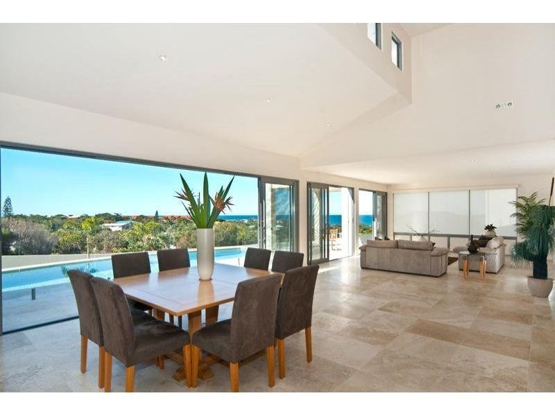 22 Captains Court, Sunrise Beach QLD 4567