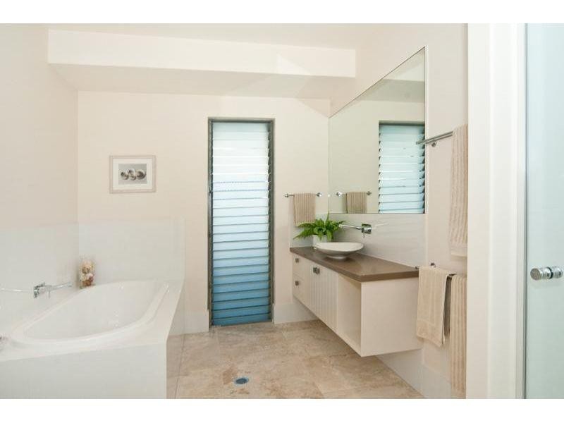 22 Captains Court, Sunrise Beach QLD 4567