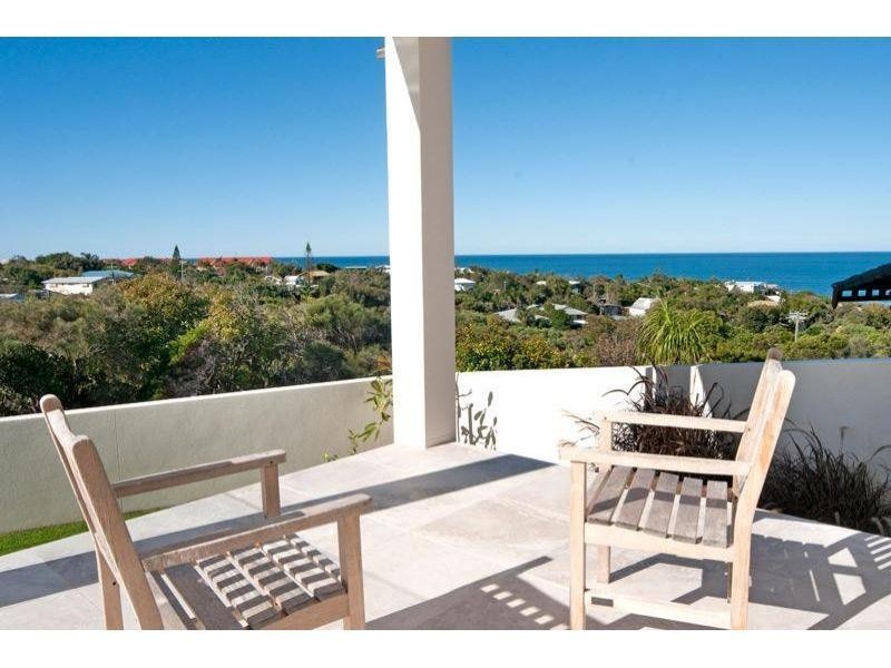 22 Captains Court, Sunrise Beach QLD 4567