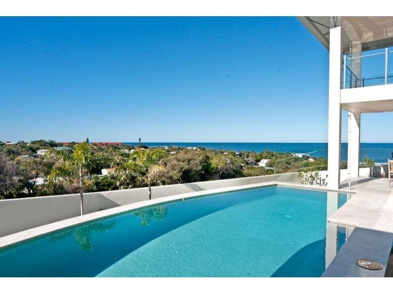 22 Captains Court, Sunrise Beach QLD 4567
