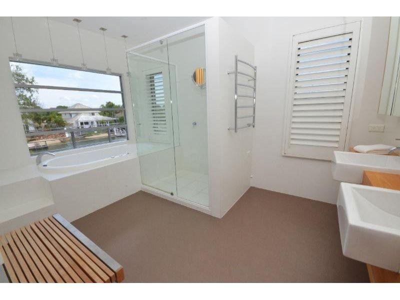 13 Wyuna Drive, Noosa Heads QLD 4567