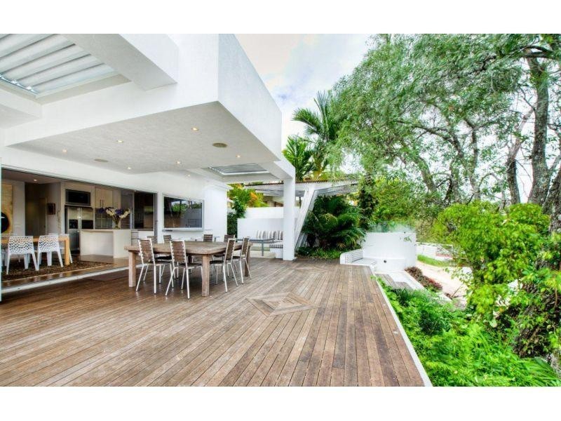 13 Wyuna Drive, Noosa Heads QLD 4567