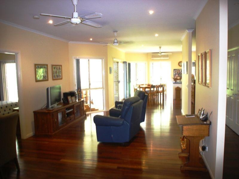 8 Dun Street, Tewantin QLD 4565