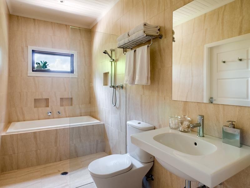 14 Sunrise Ave, Noosaville QLD 4566