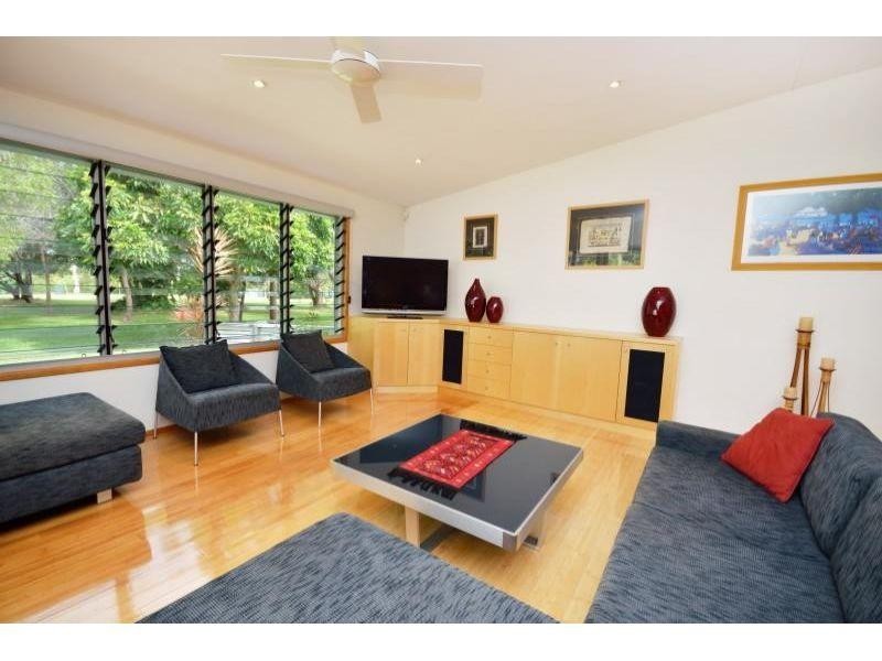 27 Creek Road, Noosaville QLD 4566