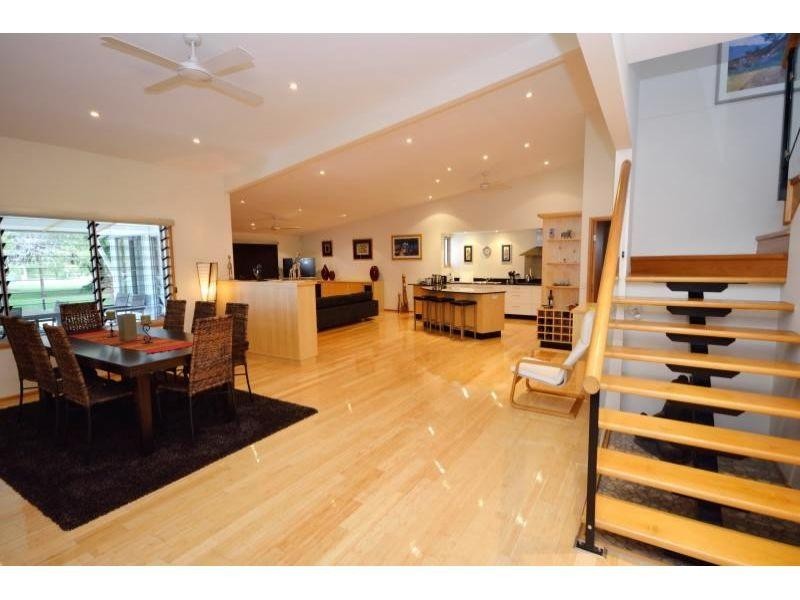 27 Creek Road, Noosaville QLD 4566