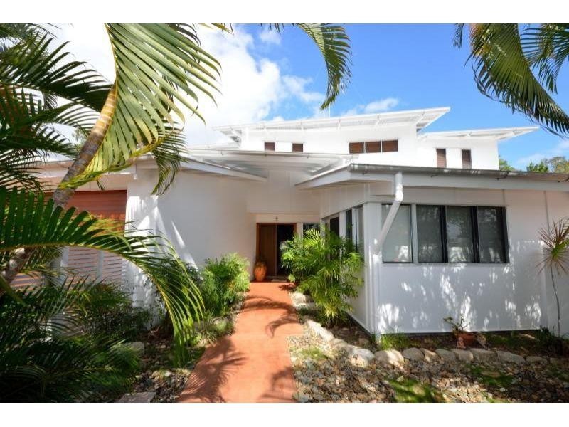 27 Creek Road, Noosaville QLD 4566