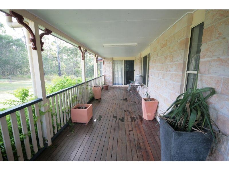 18 Deakin Court, Southside QLD 4570