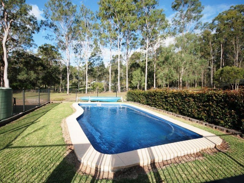 8 Kirsten Drive, Curra QLD 4570