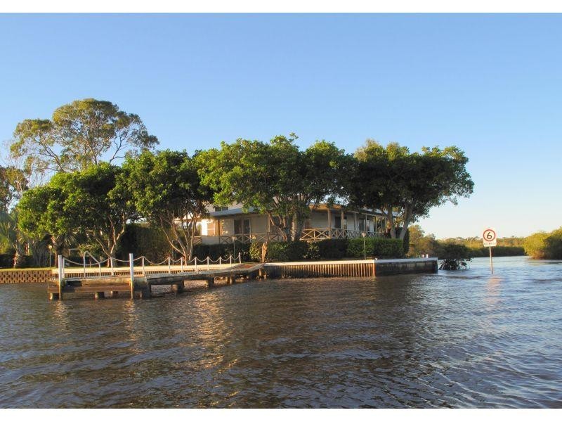 1 Noosa River Drive, Noosaville QLD 4566
