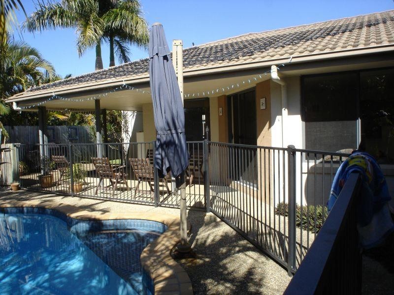 3 Nazeby Cres, Tewantin QLD 4565