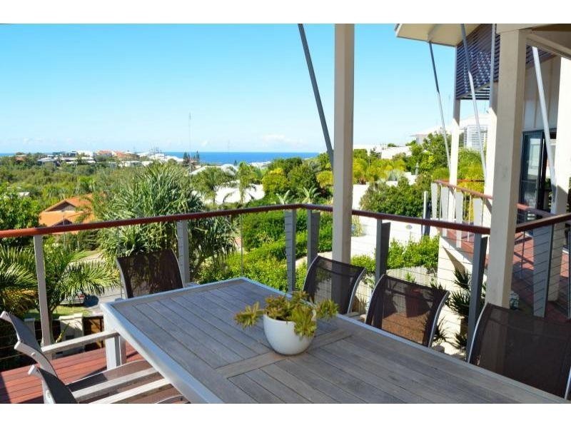 10 Courageous Place, Sunrise Beach QLD 4567