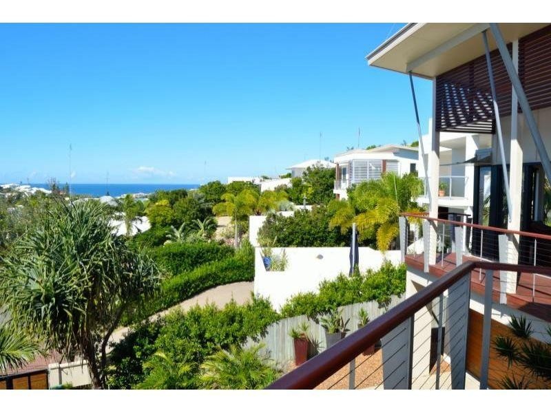 10 Courageous Place, Sunrise Beach QLD 4567