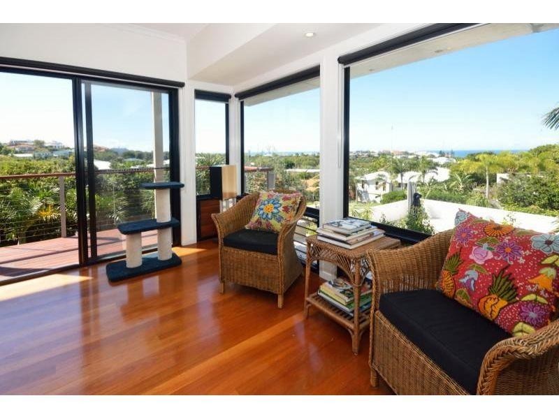 10 Courageous Place, Sunrise Beach QLD 4567